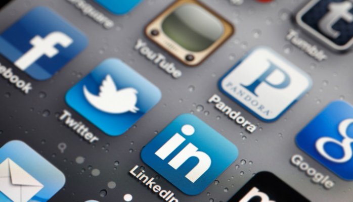 You are currently viewing Turning Likes into Hires: Using Social Media to Your Advantage